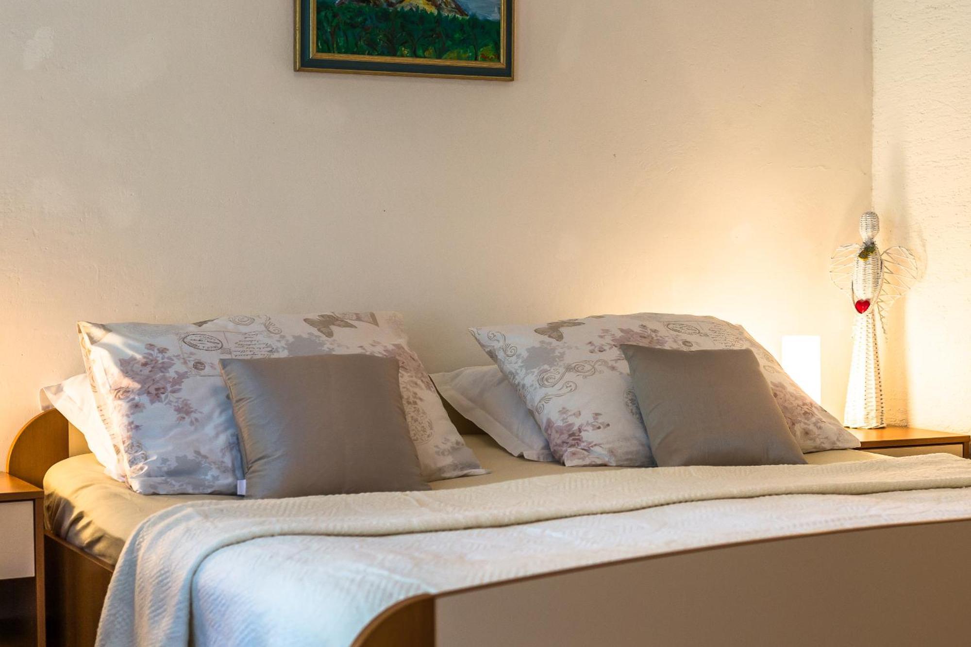 Apartmani Lovrenco 克瓦维卡 外观 照片