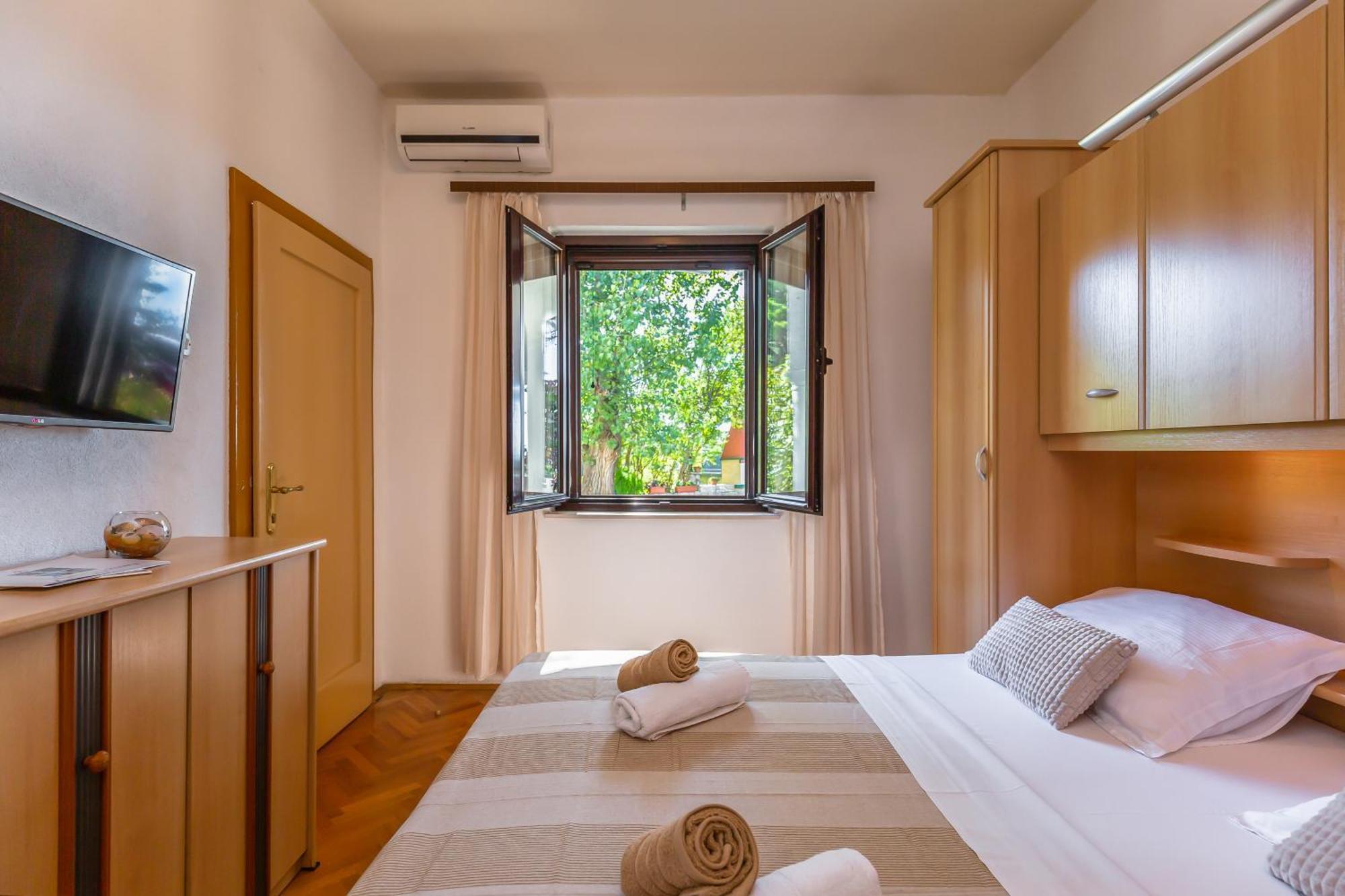 Apartmani Lovrenco 克瓦维卡 外观 照片