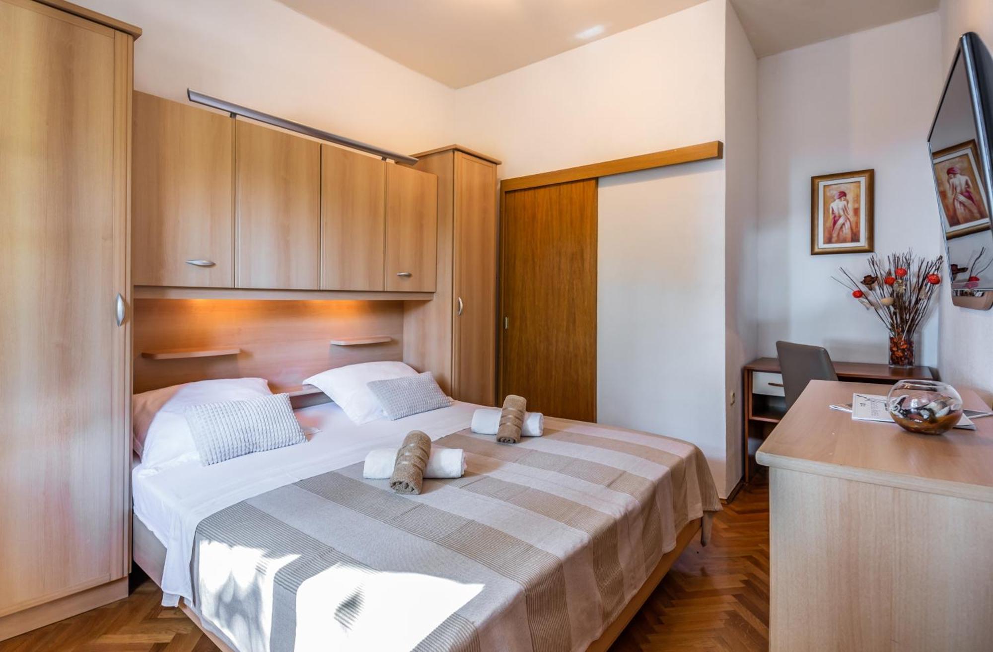 Apartmani Lovrenco 克瓦维卡 外观 照片