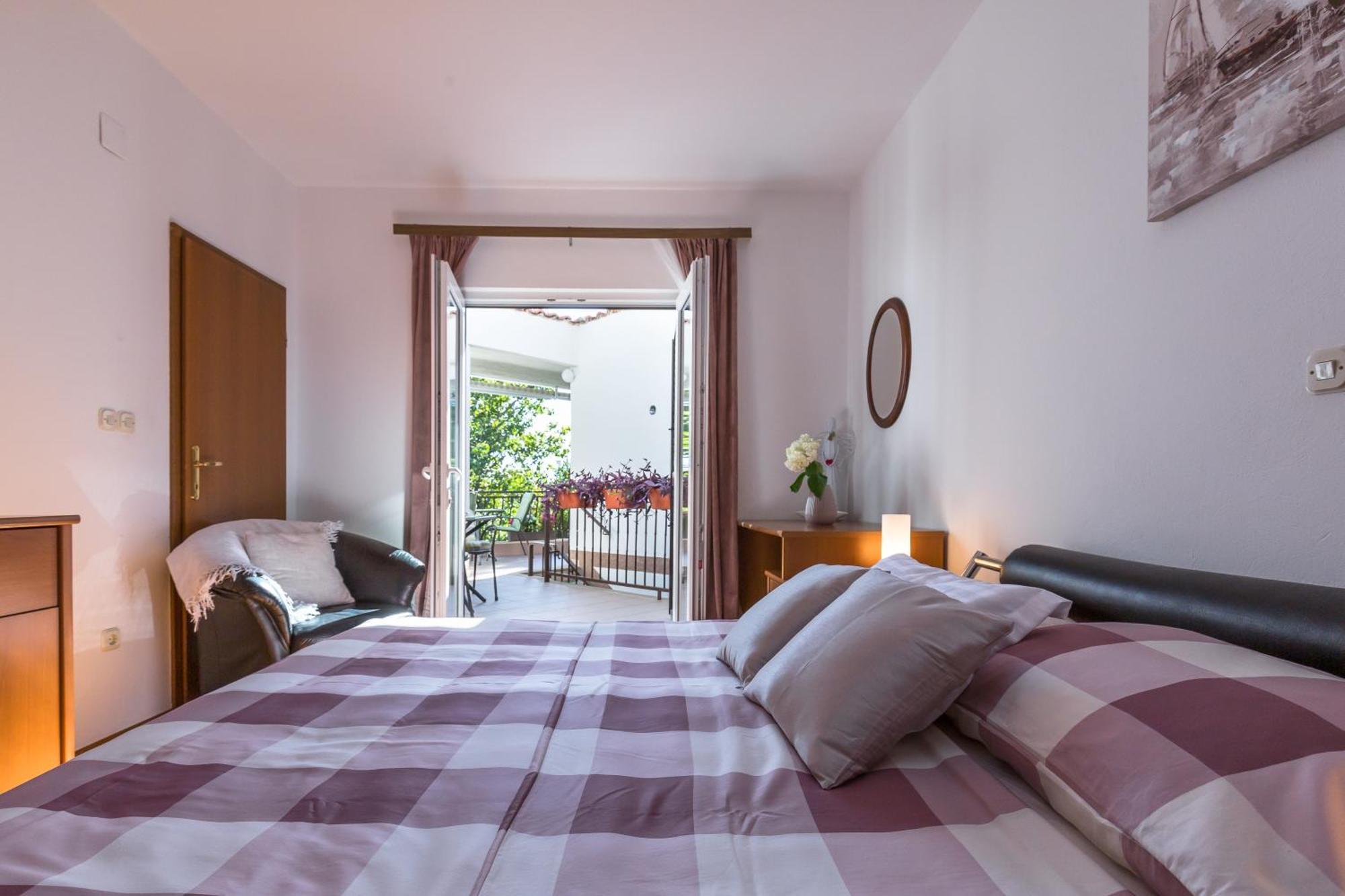 Apartmani Lovrenco 克瓦维卡 外观 照片